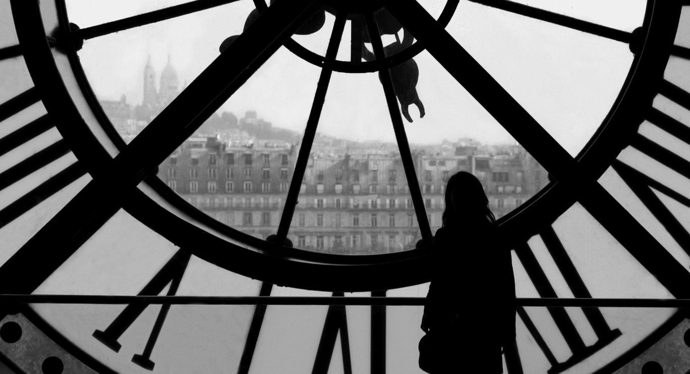 Reloj con mensaje calma tu mente en minutos, imagen para reducir ansiedad y encontrar paz interior rápidamente